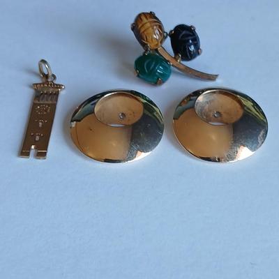 Assortment of 14k Marked Jewelry - 14k Big ben tower - 14k Fluted circle earrings - and a single gemstone earring