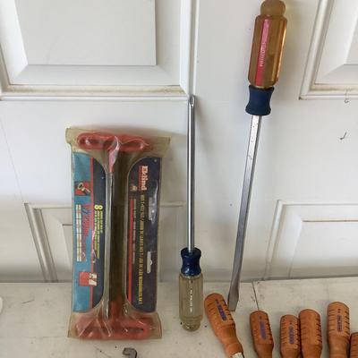 G883 Lot of Craftsman, KOBALT Screwdrivers, Hex Keys and more
