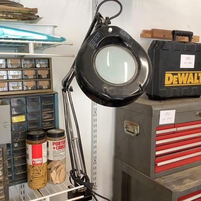 G892 Vintage Lite Source Magnifying Table Light