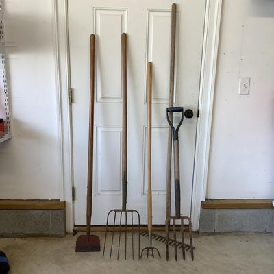 G900 Garden Rakes, Pitch Forks and more