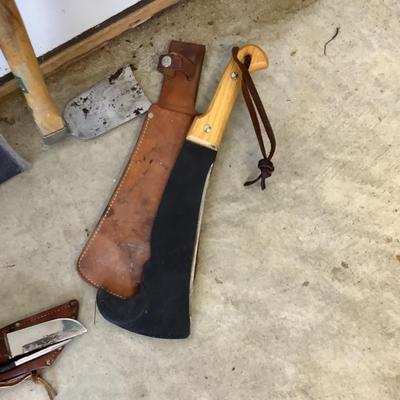 G913 Lot of Axe, Hatchet, Knife Lot
