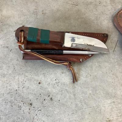 G913 Lot of Axe, Hatchet, Knife Lot