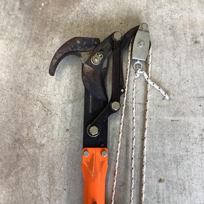 G936 Large 7’ Tree Trimmer with extra poles
