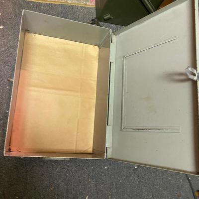 VINTAGE METAL STORAGE BOX