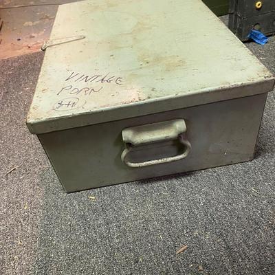VINTAGE METAL STORAGE BOX