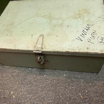 VINTAGE METAL STORAGE BOX