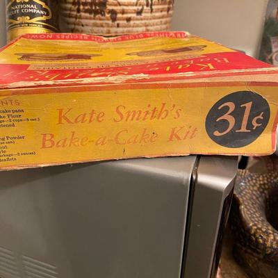 Vintage KATE SMITH'S Bake A Cake Kit