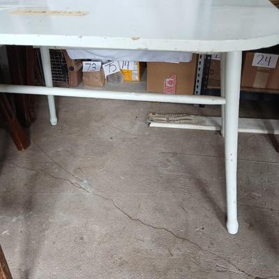 Antique wooden drop leaf table