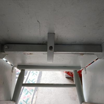 Antique wooden drop leaf table