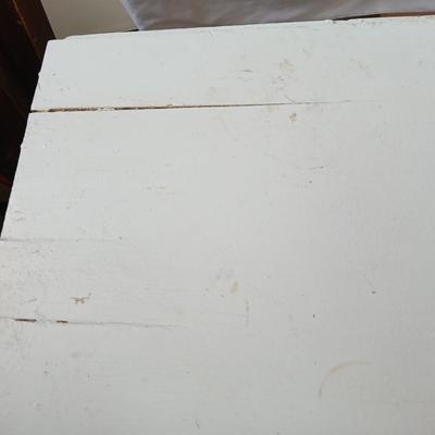 Antique wooden drop leaf table