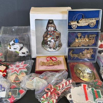 LOT 159K: Vintage Christmas Ornament Collection - Lenox & More
