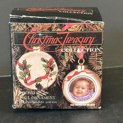 LOT 160K: Collection Of Vintage Christmas Ornaments - Hallmark & More