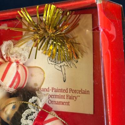 LOT 160K: Collection Of Vintage Christmas Ornaments - Hallmark & More