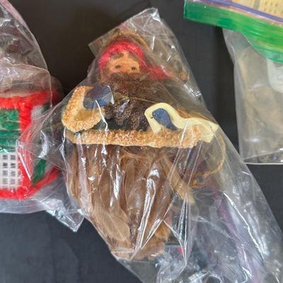 LOT 160K: Collection Of Vintage Christmas Ornaments - Hallmark & More