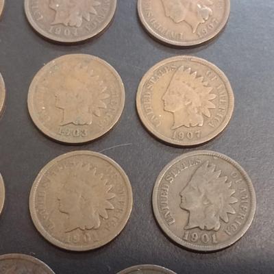 Set of Twenty-Four 1900-1909 U. S. Mint Indian Head Penny Circulated (78)