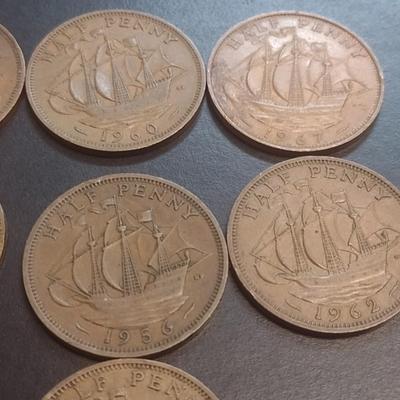 Set of Ten 1960's Era Dei Gratia Regina Bristish One Penny Bronze Coins (90)