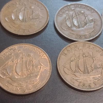 Set of Ten 1960's Era Dei Gratia Regina Bristish One Penny Bronze Coins (90)