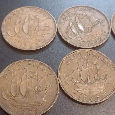 Set of Ten 1960's Era Dei Gratia Regina Bristish One Penny Bronze Coins (90)