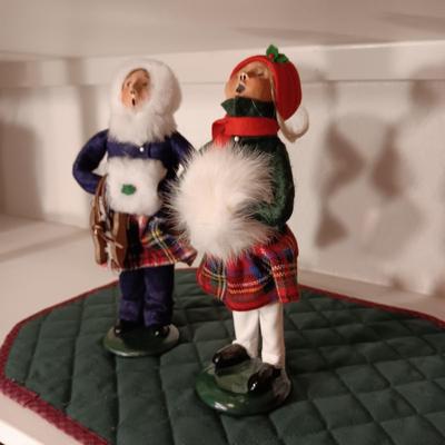 BYERS' CHOICE "THE CAROLERS"