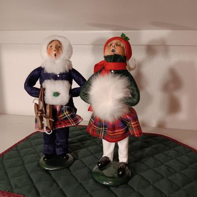 BYERS' CHOICE "THE CAROLERS"