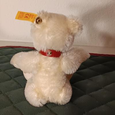 STEIFF TEDDY BEAR AND 2 BYERS' CHOICE "THE CAROLERS" DOGS
