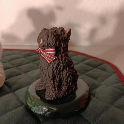 STEIFF TEDDY BEAR AND 2 BYERS' CHOICE "THE CAROLERS" DOGS