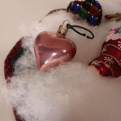 COLORFUL CHRISTMAS TREE ORNAMENTS