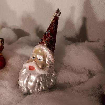OLD WORLD STYLE ORNAMENTS