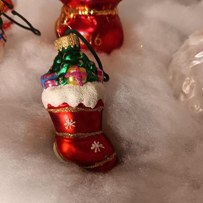 OLD WORLD STYLE ORNAMENTS