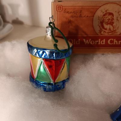 SEVERAL OLD WORLD ORNAMENTS
