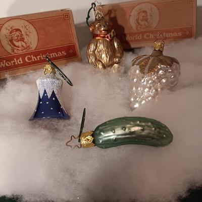 SEVERAL OLD WORLD ORNAMENTS