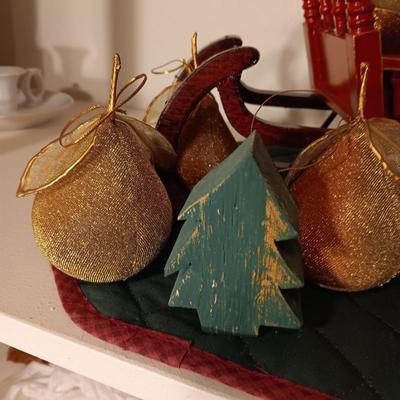 WOODEN SLEIGH WITH SATIN LIKE PEAR ORNAMENTS AND WOODEN TREES