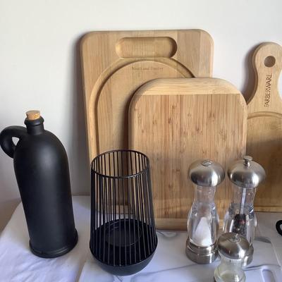 K710 Wooden Salad Bowl on Stand with Wooden Cutting boards