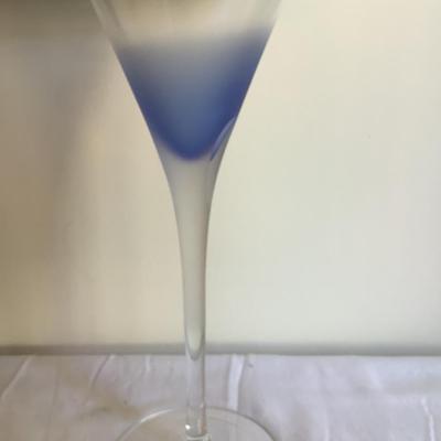 K719 Poupees by Isabelle Doll with Margarita and Wine Glasses
