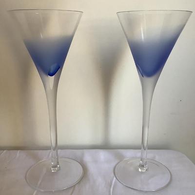 K719 Poupees by Isabelle Doll with Margarita and Wine Glasses