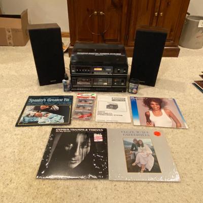 SANYO HIGH FIDELITY STEREO MUSIC SYSTEM, WITH VINYL ALBUMS AND BLANK CASSETTES