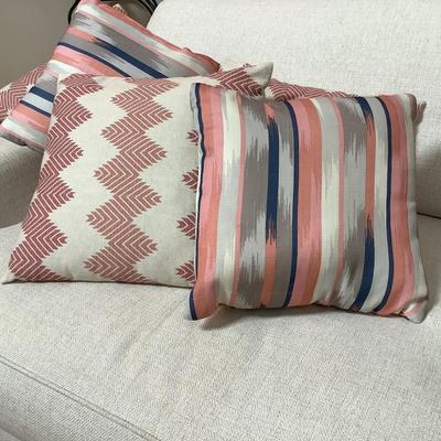 L737 Lot of 5 Zigzag and Stripe Pillows