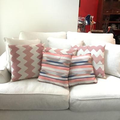 L737 Lot of 5 Zigzag and Stripe Pillows