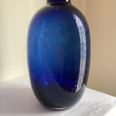 L740 Asian Style Ginger Jar with Blue Glass Vase