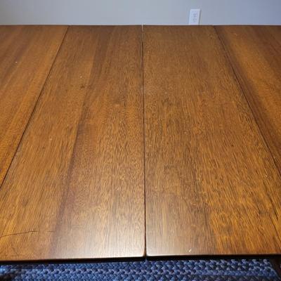 Tomlinsons of Highwater Point Expandable Dining Table (DR-EL)