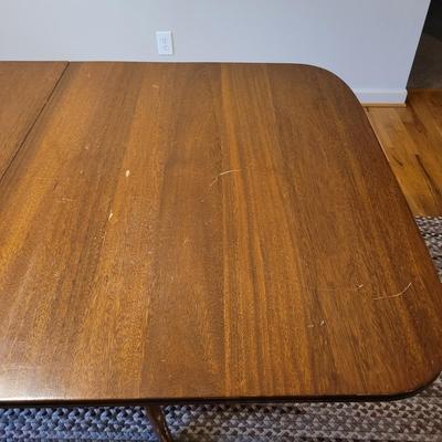 Tomlinsons of Highwater Point Expandable Dining Table (DR-EL)