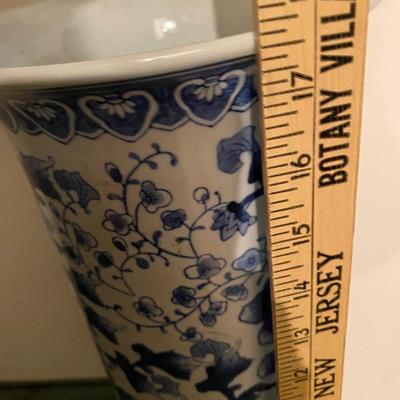 Vintage Chinese Porcelain Blue And White Floral Beaker Vase