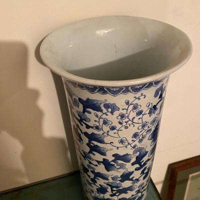 Vintage Chinese Porcelain Blue And White Floral Beaker Vase