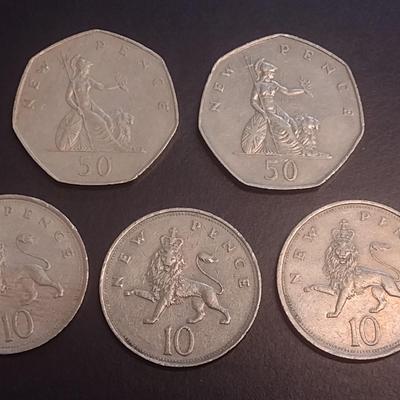 Set of Five Queen Elizabeth II New Pence Coins 50 and 10 Various Dates (95)