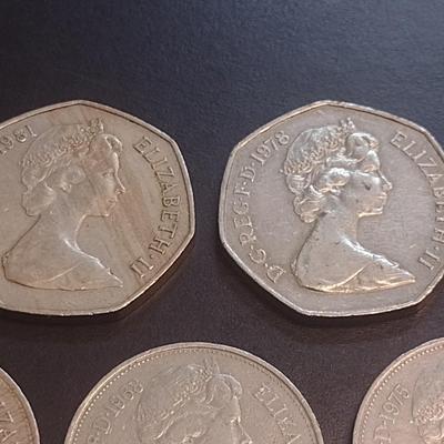 Set of Five Queen Elizabeth II New Pence Coins 50 and 10 Various Dates (95)