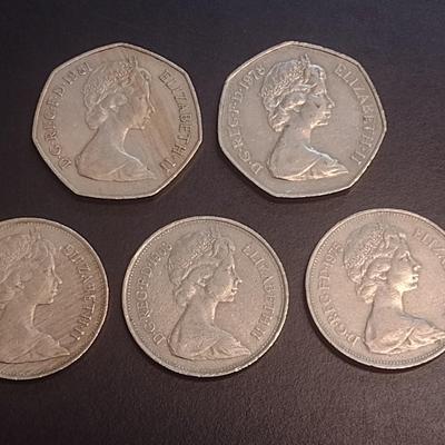 Set of Five Queen Elizabeth II New Pence Coins 50 and 10 Various Dates (95)