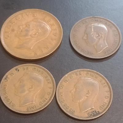 Set of Eight British Half-Pennies and a Farthing Various WWII Strike Dates Circulated (97)