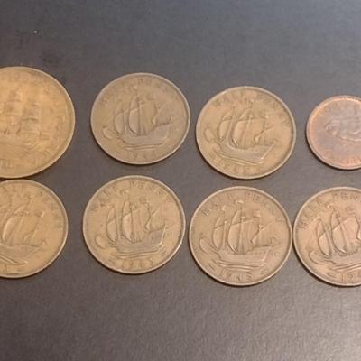 Set of Eight British Half-Pennies and a Farthing Various WWII Strike Dates Circulated (97)