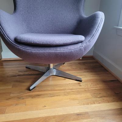 Pair of Egg Lounge Chairs (D-EL)