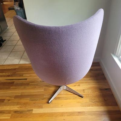 Pair of Egg Lounge Chairs (D-EL)